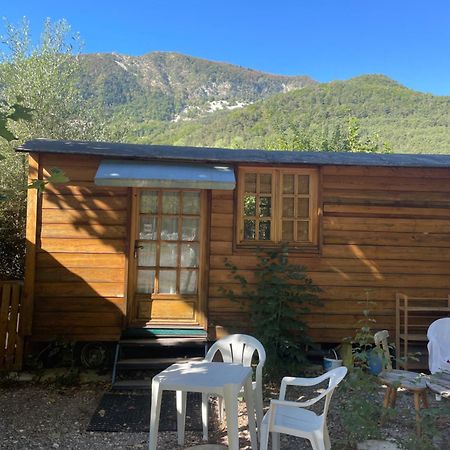 La Roulotte Chez Camille Hotell Veynes Eksteriør bilde
